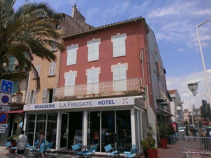 La Fregate Hotel Колюр Екстериор снимка